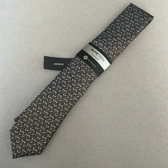 ALFANI Thornton Mini Neck Tie in Taupe, Style 1AFC22-1039 New w/Tag - Picture 2 of 8